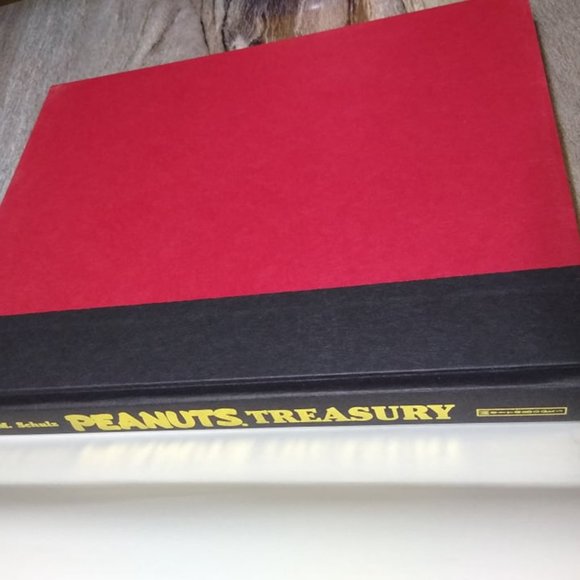 Peanuts Treasury  Hardcover Book - Picture 6 of 6